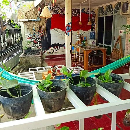 Deoplet Homestay & Gallery 요그야카르타 외부 사진