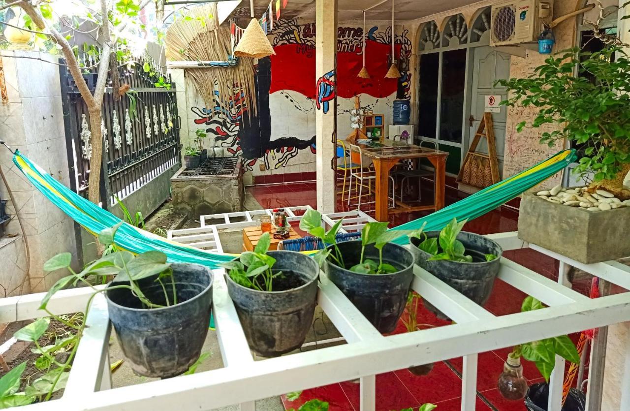 Deoplet Homestay & Gallery 요그야카르타 외부 사진