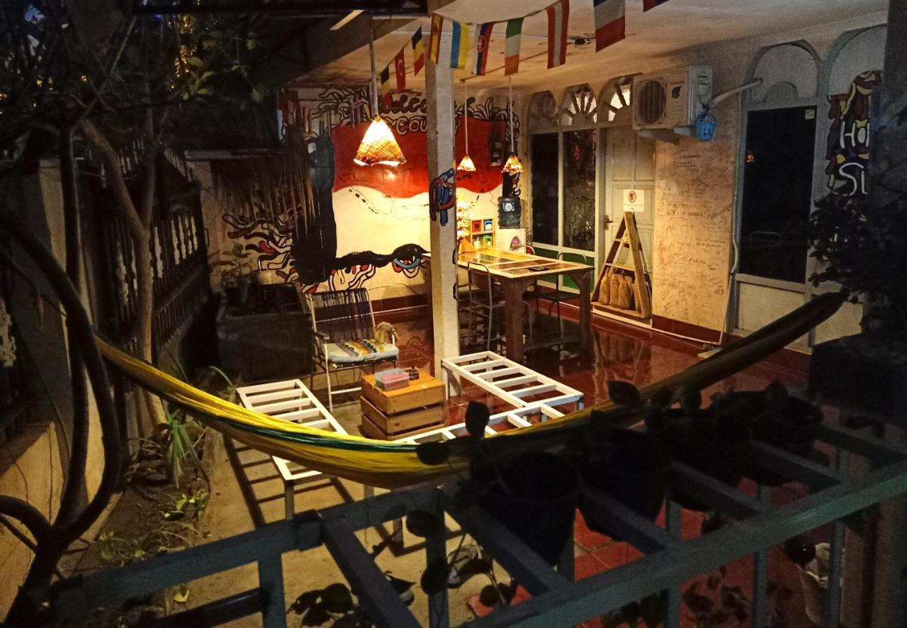 Deoplet Homestay & Gallery 요그야카르타 외부 사진