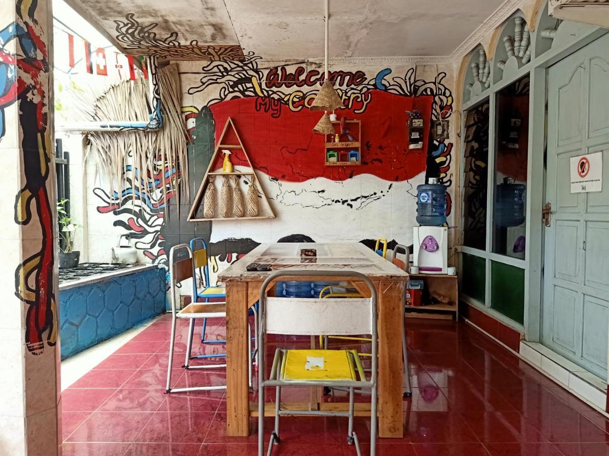 Deoplet Homestay & Gallery 요그야카르타 외부 사진