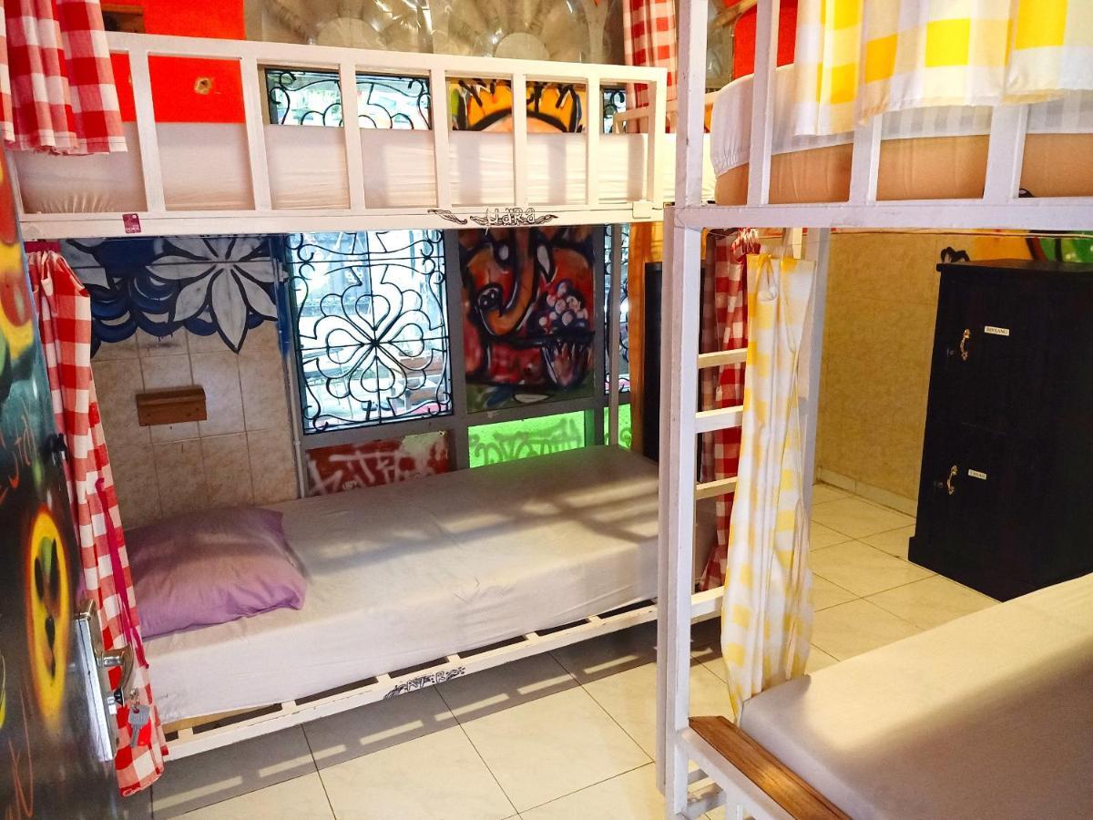 Deoplet Homestay & Gallery 요그야카르타 외부 사진