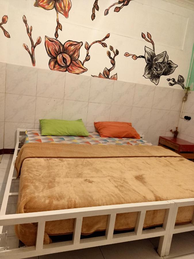 Deoplet Homestay & Gallery 요그야카르타 외부 사진