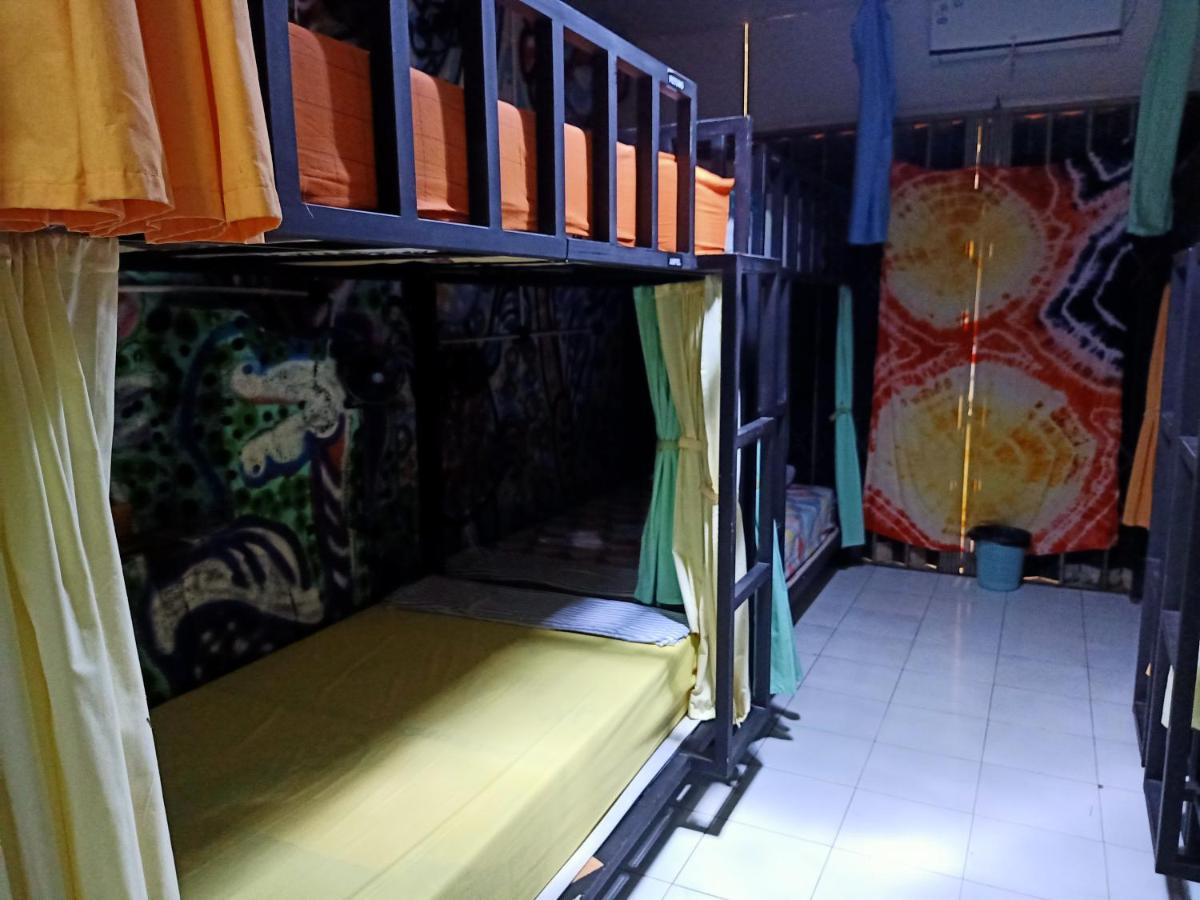 Deoplet Homestay & Gallery 요그야카르타 외부 사진